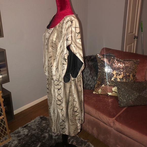 Snake print dress - Picture 2 of 4